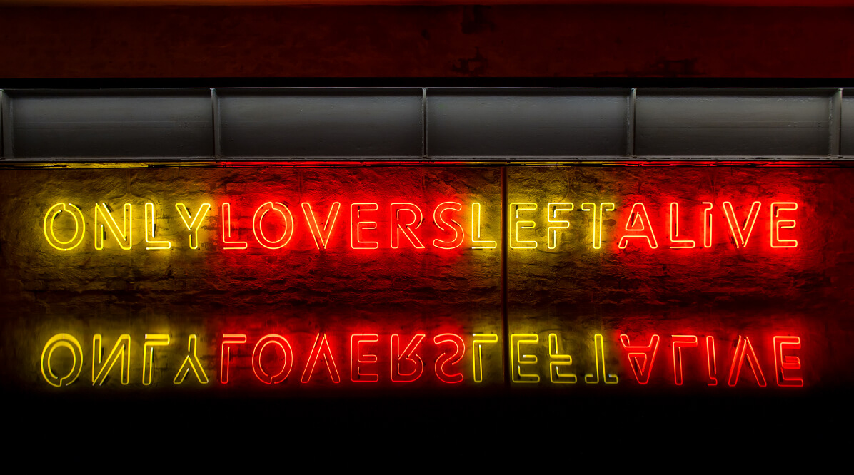 neon-lokal-neon-an-der-Wand